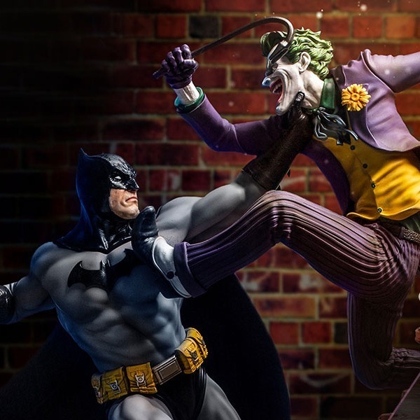 Batman vs Joker Battle Diorama – Kametoys Collectibles