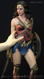 Justice League: Wonder Woman Hyperreal Platinum - Imagen 6