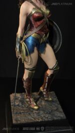 Justice League: Wonder Woman Hyperreal Platinum - Imagen 9