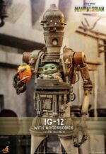 Star Wars: The Mandalorian IG-12 and Grogu with Accessories - Imagen 6