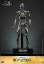 Star Wars: The Mandalorian IG-12 and Grogu with Accessories - Imagen 2