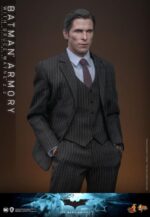 The Dark Knight: Batman Armory with Bruce Wayne (2.0 Ver.) - Imagen 17