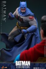 Batman: The Dark Knight Returns - Batman (Battle Damaged Version) - - Imagen 13